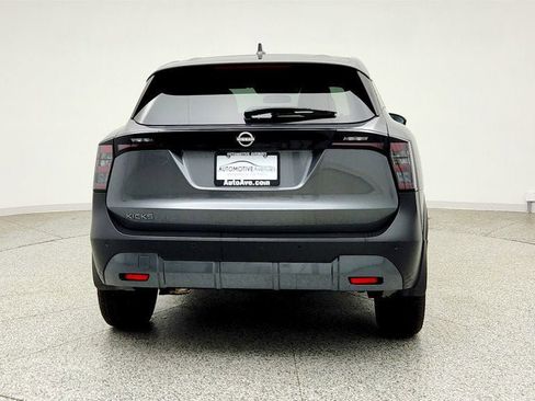 Used 2025 Nissan Kicks SV FWD image 6