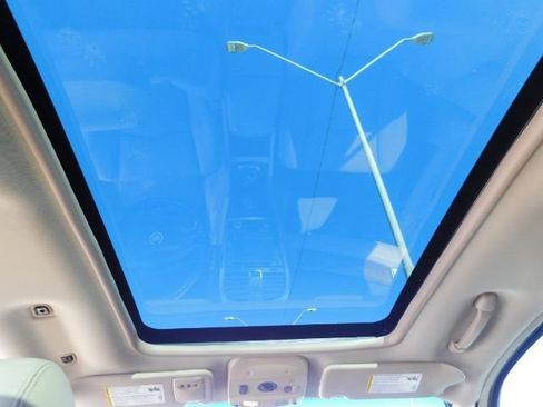 Used 2007 Cadillac SRX w/ Utility Package image 16