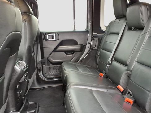 Used 2021 Jeep Wrangler Unlimited Sahara image 17