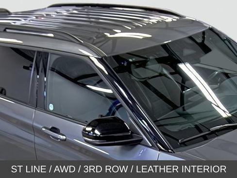 Used 2025 Ford Explorer ST-Line w/ ST-Line Street Pack AWD/4WD image 16