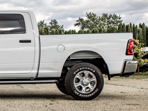Used 2025 RAM 2500 Big Horn AWD/4WD image 42