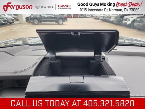 New 2026 GMC Yukon Denali Ultimate AWD/4WD image 33