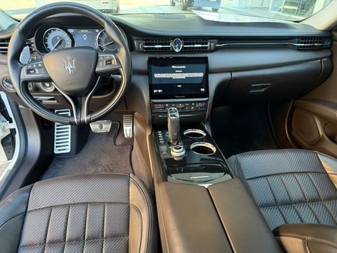 Certified 2022 Maserati Quattroporte Modena image 12