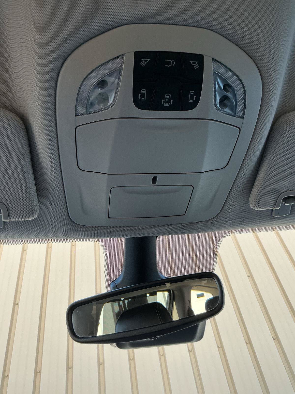 Used 2024 Chrysler Pacifica Touring-L FWD image 13