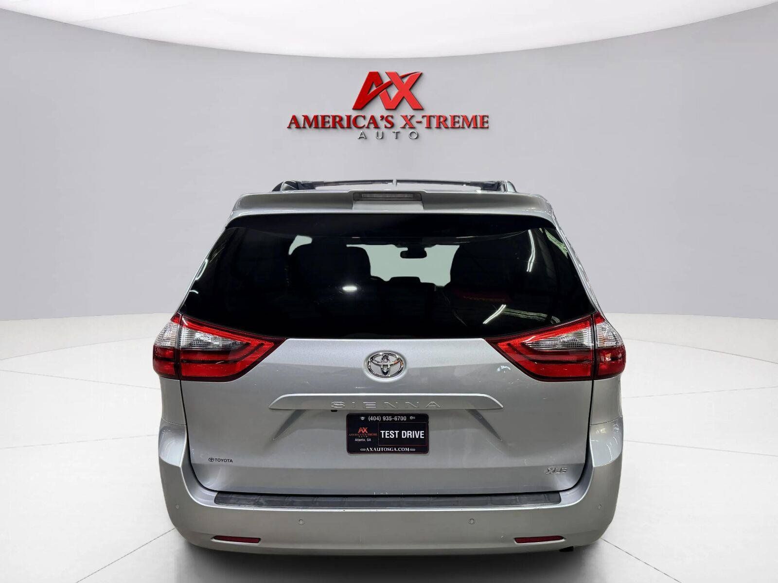 Used 2020 Toyota Sienna XLE Premium FWD image 6