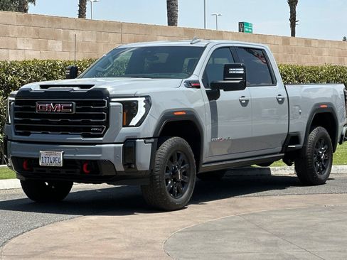 Used 2025 GMC Sierra 2500 AT4 w/ AT4 Premium Plus Package AWD/4WD image 8
