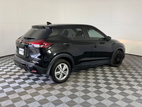 Used 2021 Nissan Kicks S FWD image 9