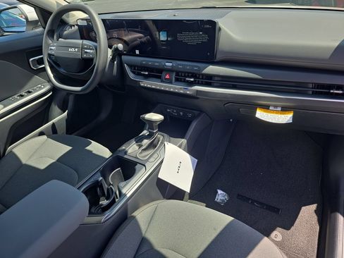 New 2026 Kia K4 FWD image 10