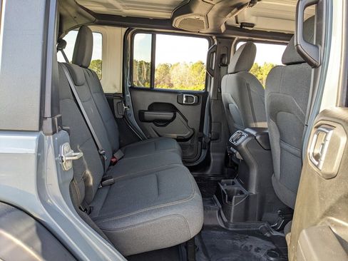 Used 2024 Jeep Wrangler Willys image 43