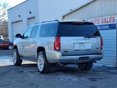 Used 2013 GMC Yukon XL SLT image 3
