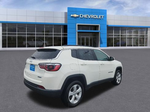 Used 2018 Jeep Compass Latitude w/ Cold Weather Group AWD/4WD image 5