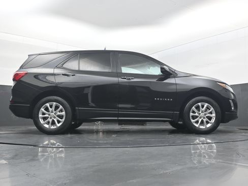 Used 2021 Chevrolet Equinox LS w/ LS Convenience Package FWD image 32