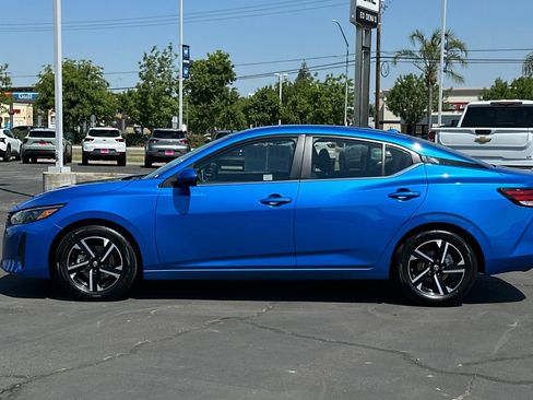 Used 2025 Nissan Sentra SV FWD image 8