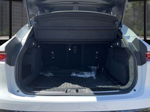 Used 2025 Jaguar F-PACE R-Dynamic S image 18