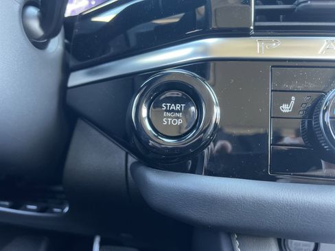 New 2026 Nissan Pathfinder SL image 6