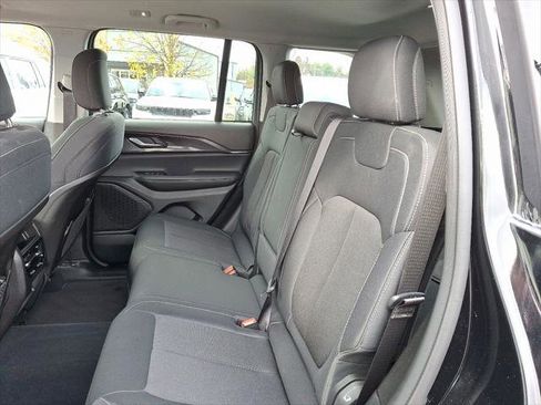 Certified 2023 Jeep Grand Cherokee Laredo image 20