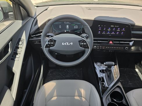 New 2026 Kia Niro EX FWD image 6