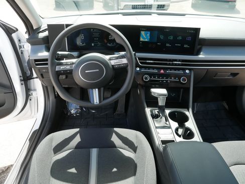 Certified 2025 Hyundai Sonata SE FWD image 20