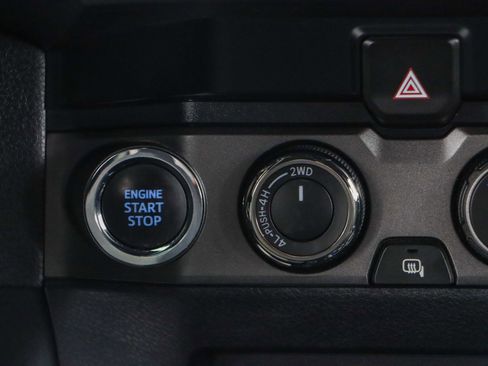 Used 2023 Toyota Tacoma TRD Off-Road image 21