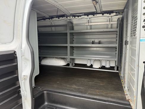 Used 2018 Chevrolet Express 2500 w/ Enhanced Convenience Package image 13