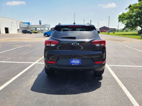 New 2026 Chevrolet TrailBlazer LT w/ Midnight Edition AWD/4WD image 6
