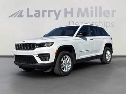 Certified 2025 Jeep Grand Cherokee Laredo X w/ Trailer Tow Package