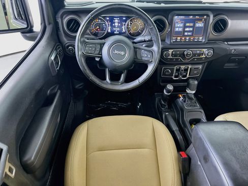Used 2023 Jeep Gladiator Willys image 22