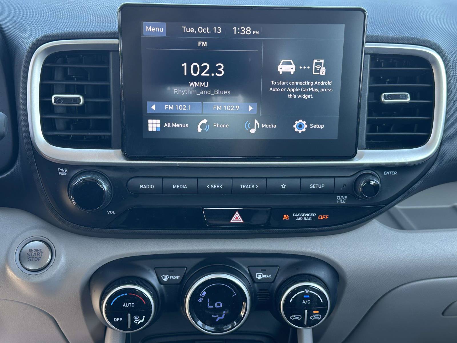 Used 2025 Hyundai Venue SEL FWD image 12