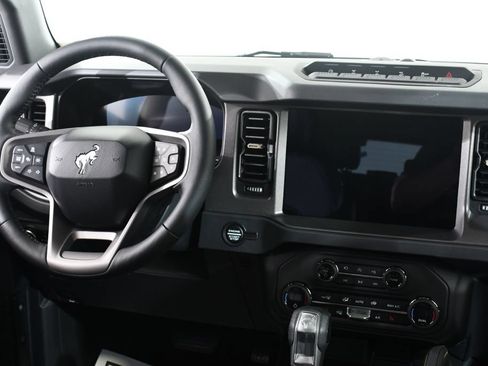 New 2026 Ford Bronco Badlands AWD/4WD image 8