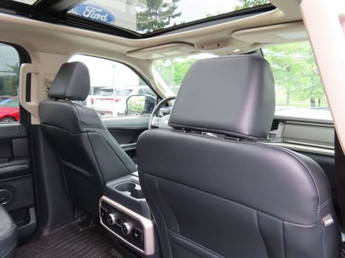 Used 2024 Ford Expedition Max XLT AWD/4WD image 36