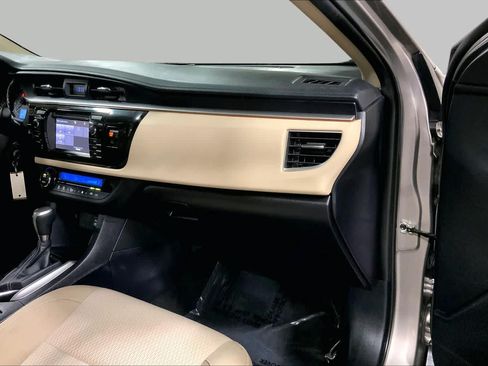 Used 2015 Toyota Corolla LE FWD image 19