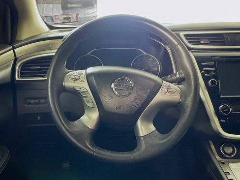 Used 2017 Nissan Murano SV image 9