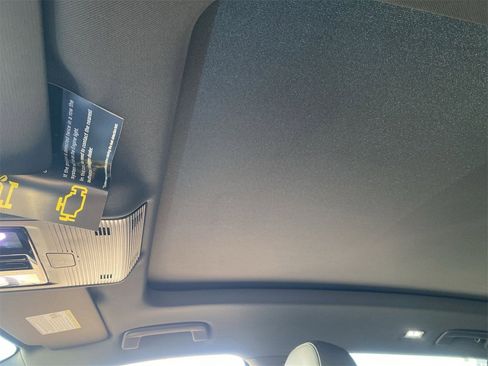 New 2026 Volkswagen Tiguan SE R-Line image 18