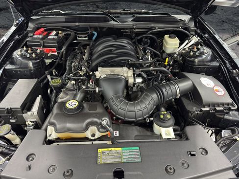 Used 2006 Ford Mustang GT RWD image 21
