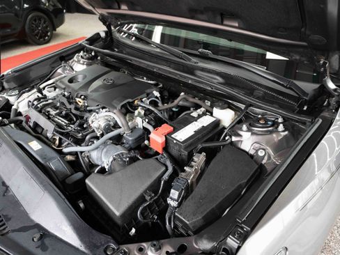 Used 2024 Toyota Camry SE image 32