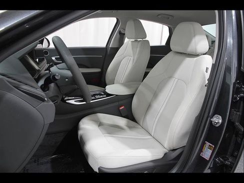 Certified 2023 Hyundai Sonata SEL FWD image 5