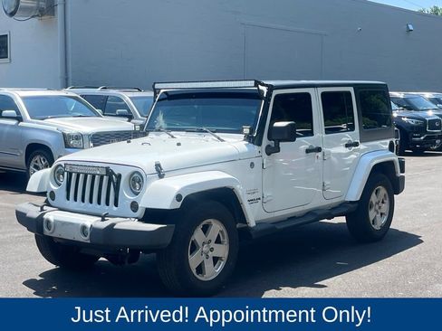 Used 2012 Jeep Wrangler Unlimited Sahara w/ Connectivity Group AWD/4WD image 3