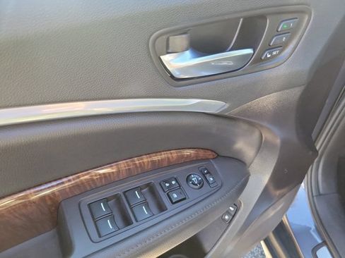 Used 2020 Acura MDX FWD image 17