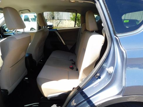 Used 2013 Toyota RAV4 LE AWD/4WD image 6