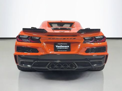 Used 2025 Chevrolet Corvette Z06 RWD image 8