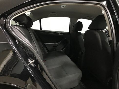 Used 2016 Volkswagen Jetta S image 16