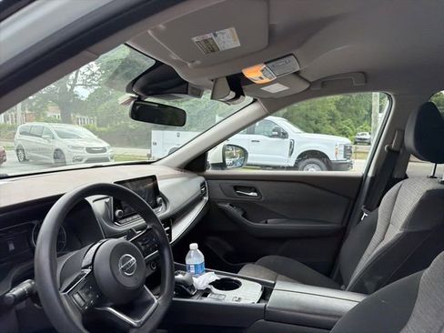 Used 2021 Nissan Rogue SV FWD image 14