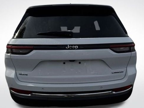 Certified 2023 Jeep Grand Cherokee Laredo image 6