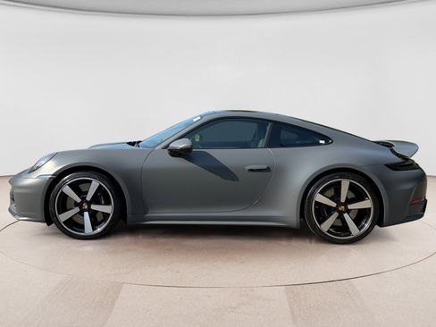 Used 2025 Porsche 911 Carrera S RWD image 2