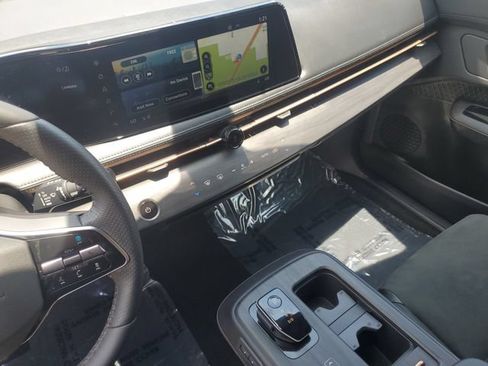 Used 2023 Nissan Ariya FWD image 22