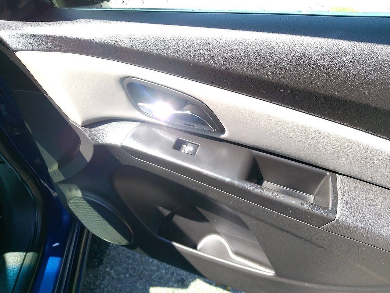 Used 2012 Chevrolet Cruze LS FWD image 16