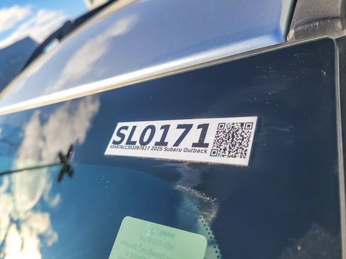 Certified 2025 Subaru Outback Onyx Edition image 25