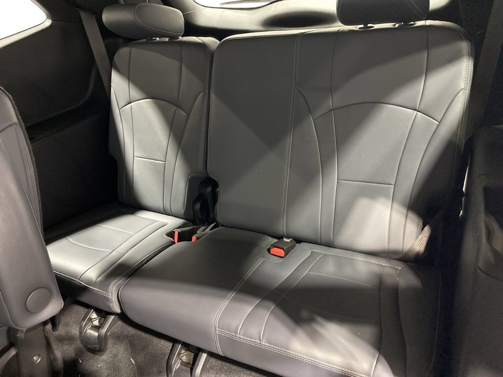 Used 2024 Buick Enclave Premium FWD image 25