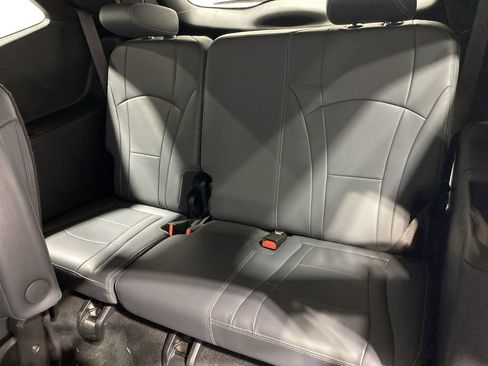 Used 2024 Buick Enclave Premium FWD image 25