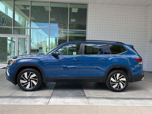 Certified 2025 Volkswagen Atlas SE AWD/4WD image 2